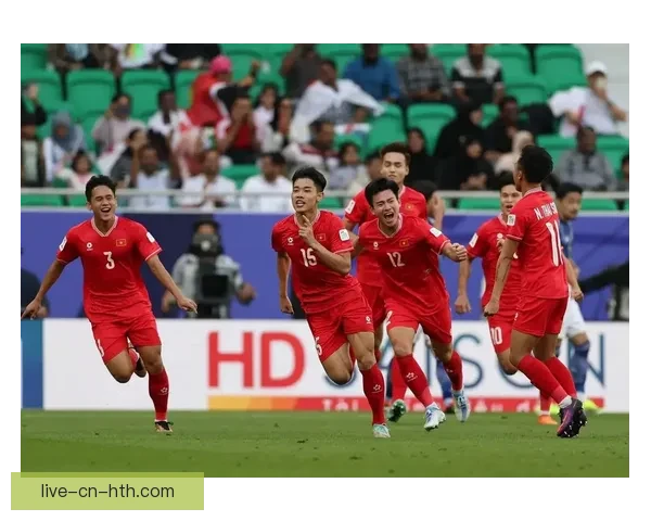 越南足球教练直播分享战术心得 球迷互动热烈讨论团队成长